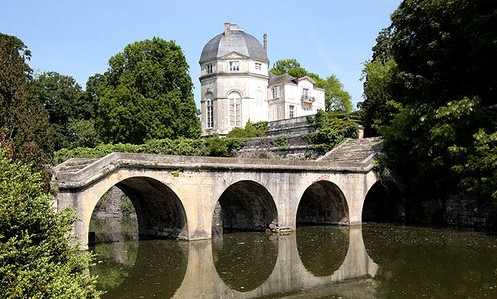 chateauneuf-sur-loire-histoire-ville-loire-parc-chateau-genevoix-.jpg