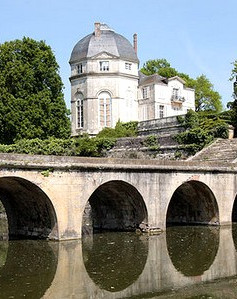 chateauneuf-sur-loire-histoire-ville-loire-parc-chateau-genevoix-.jpg